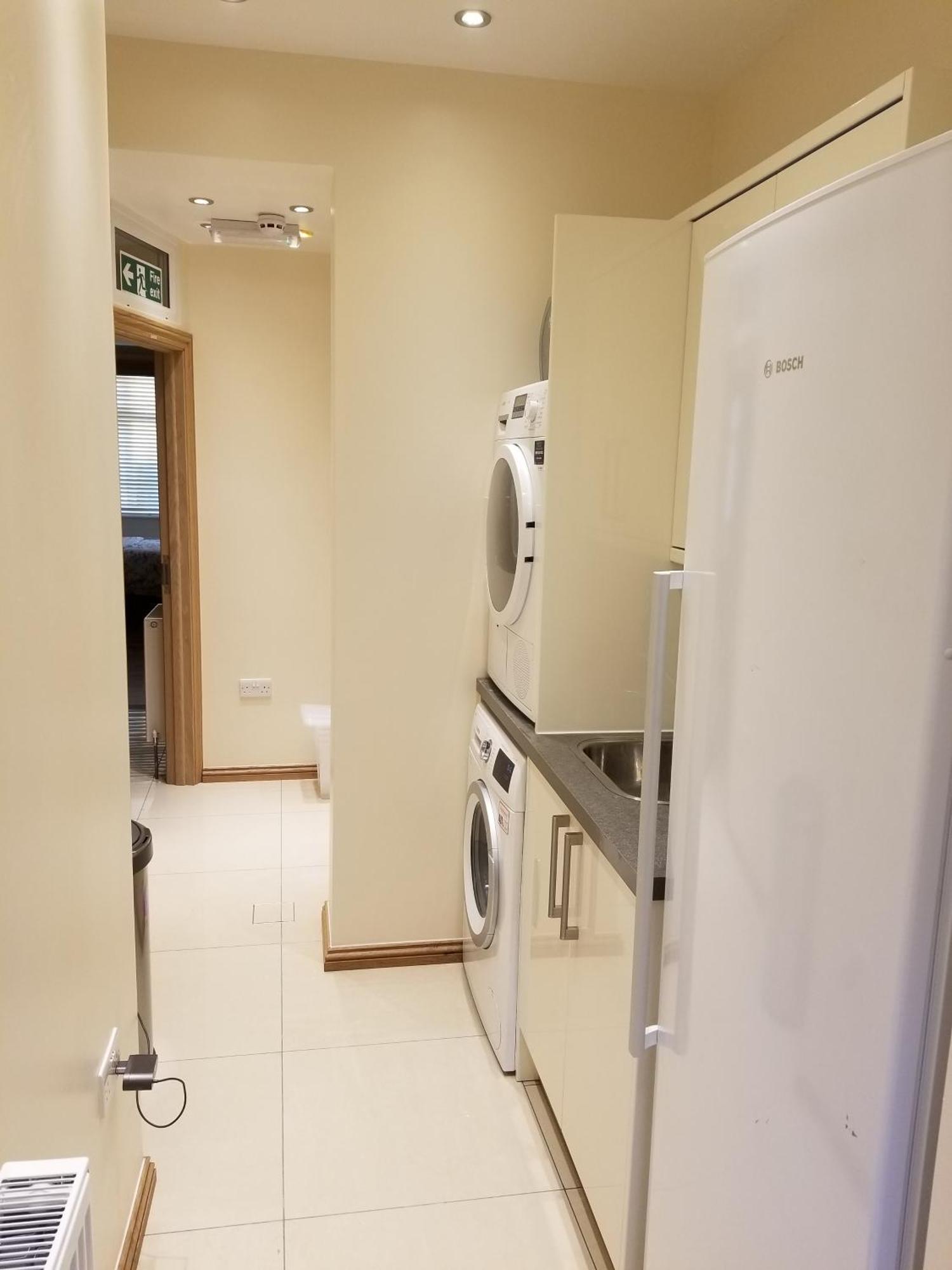 London Luxury Apartment 4 Bedroom Sleeps 12 People With 4 Bathrooms 1 Min Walk From Station Wanstead Εξωτερικό φωτογραφία